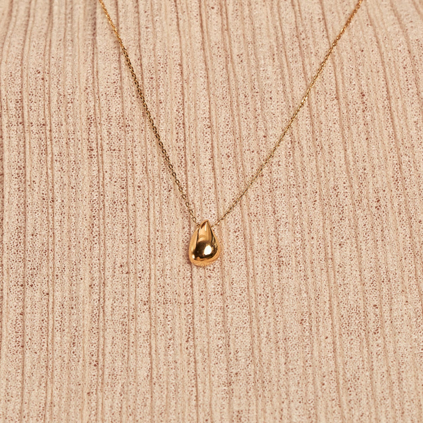 Gold Dewdrop Necklace