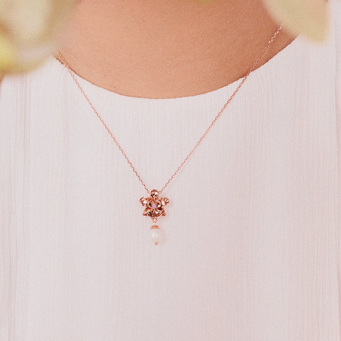 Rose Gold Vanda Necklace