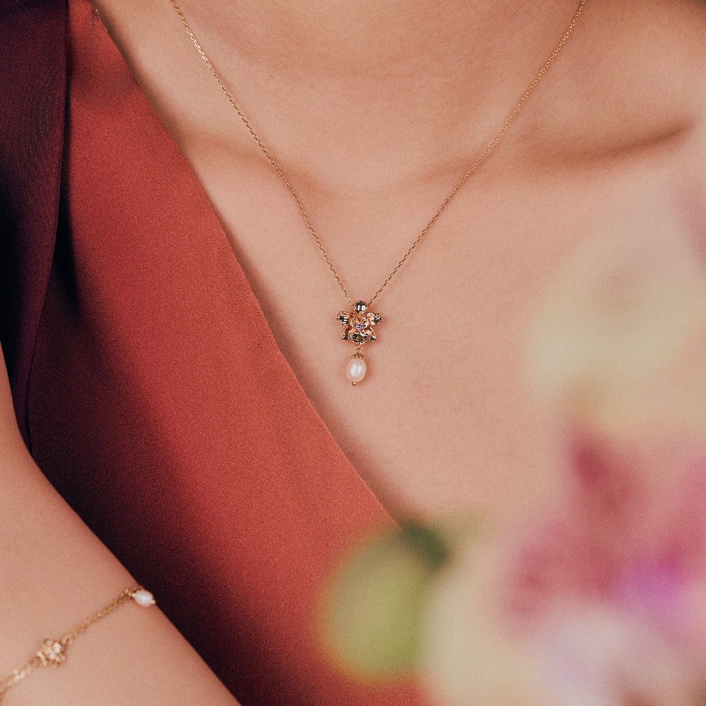 Gold Vanda Necklace